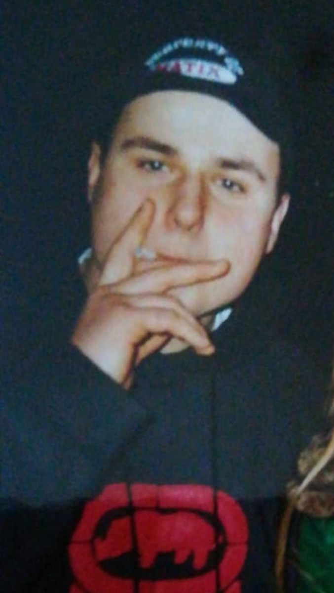 Paul als Jugendlicher mit Zigarette