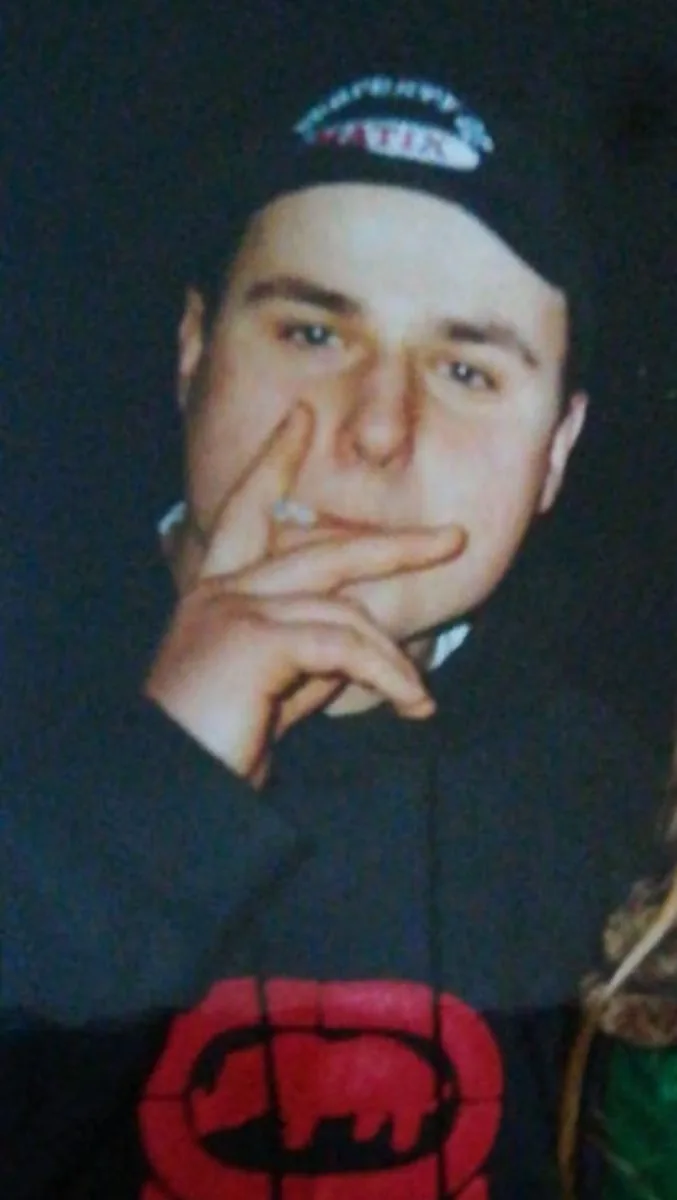 Paul als Jugendlicher mit Zigarette